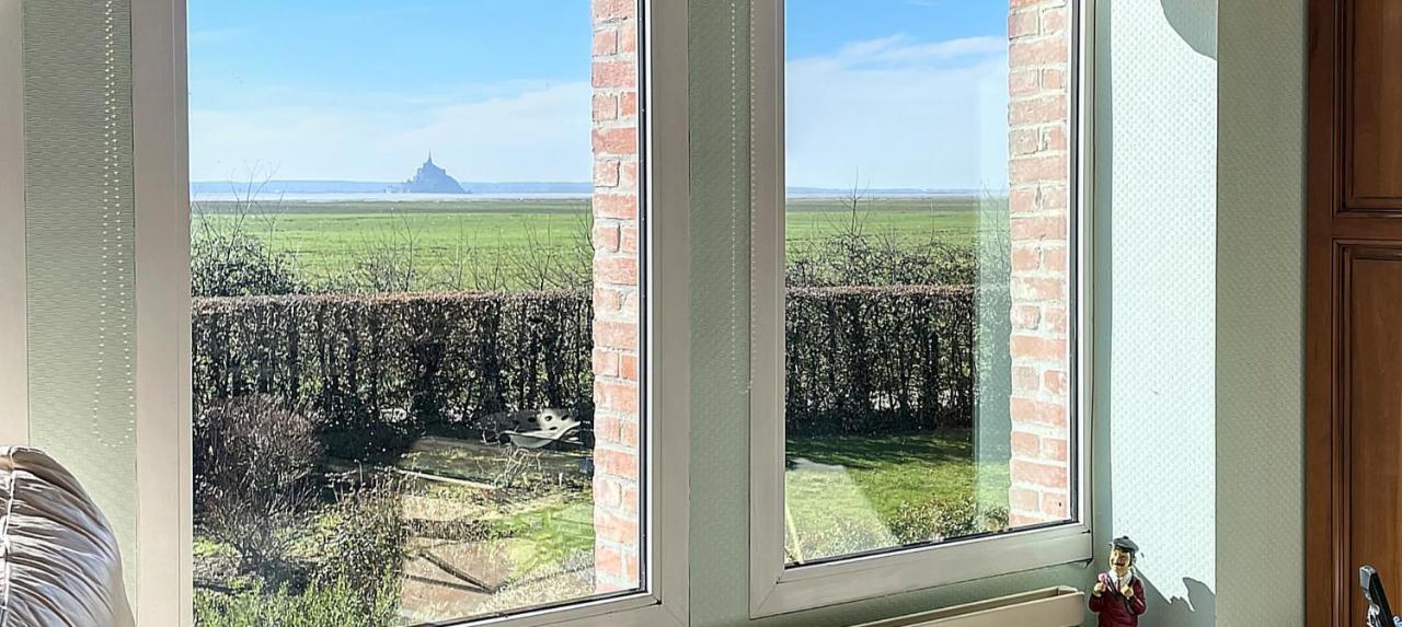 Gite De Charme "La Maison Saint-Leonard" Avec Piscine, Spa, Vue Sur Le Mont Saint-Michel Vains Luaran gambar